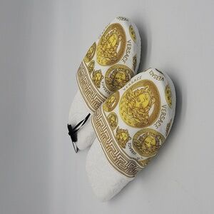 433- Versace Women's Slippers Size Medium Made In Italy NWT